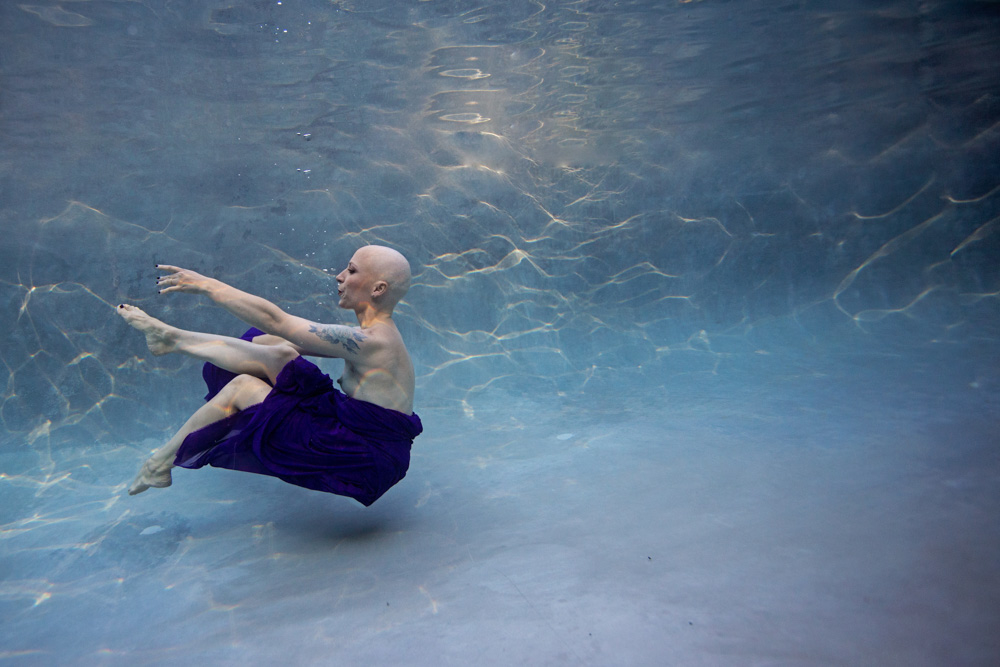 Margot_Dumas_Artiste_Maquilleuse_shooting_underwater