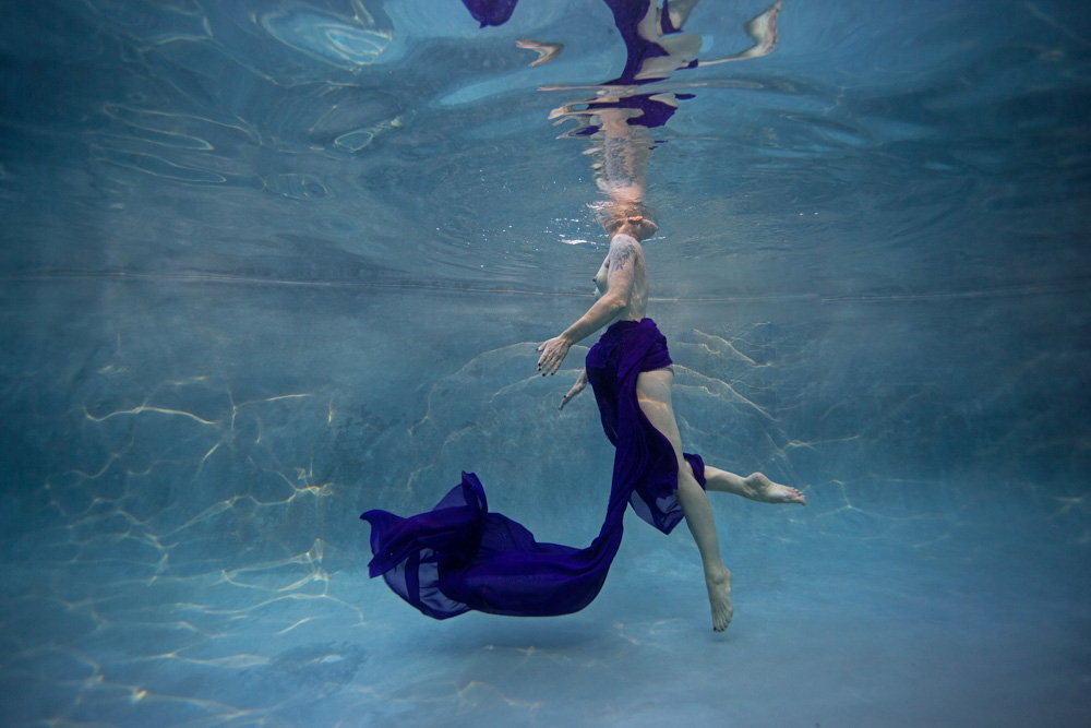 Margot_Dumas_Artiste_Maquilleuse_shooting_underwater